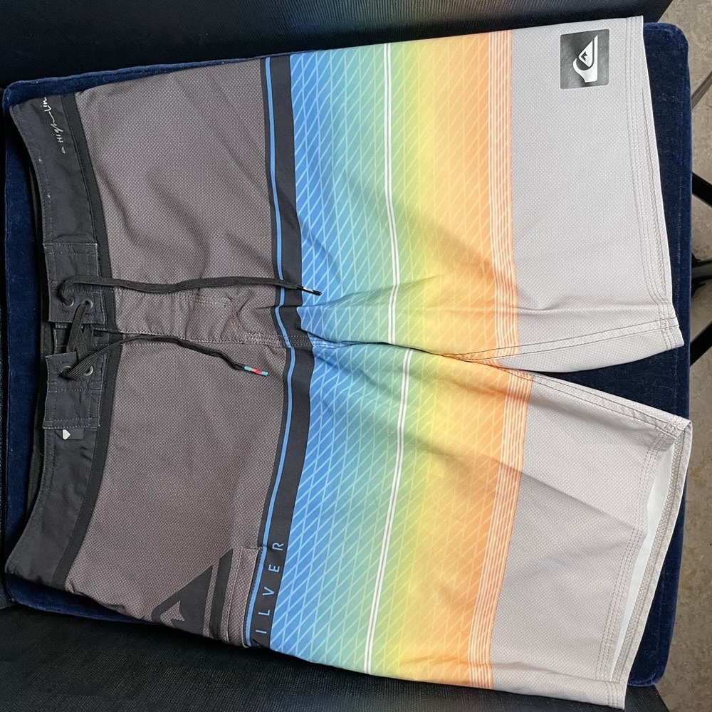 Mens Small Quiksilver Board Shorts